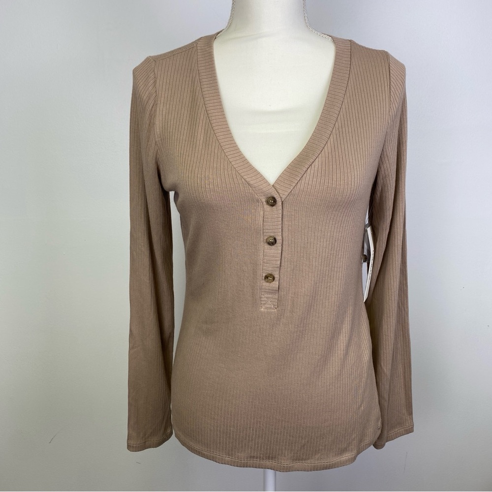 Cyrus Essentials V-neck Long Sleeve Shirt Brown Medium NWT